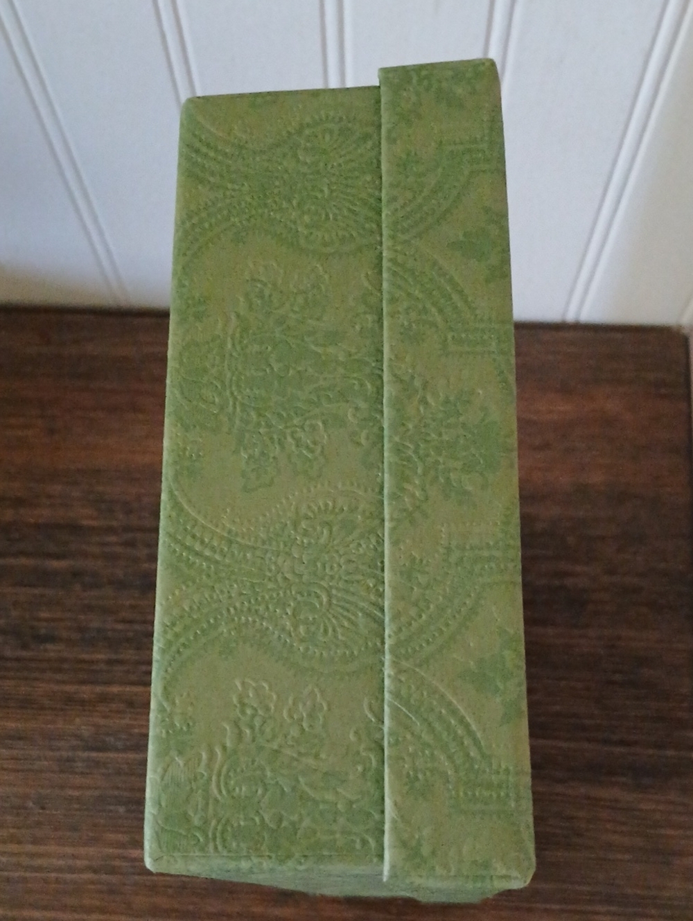 GUCCI Gift Storage Box - Picture 8 of 12